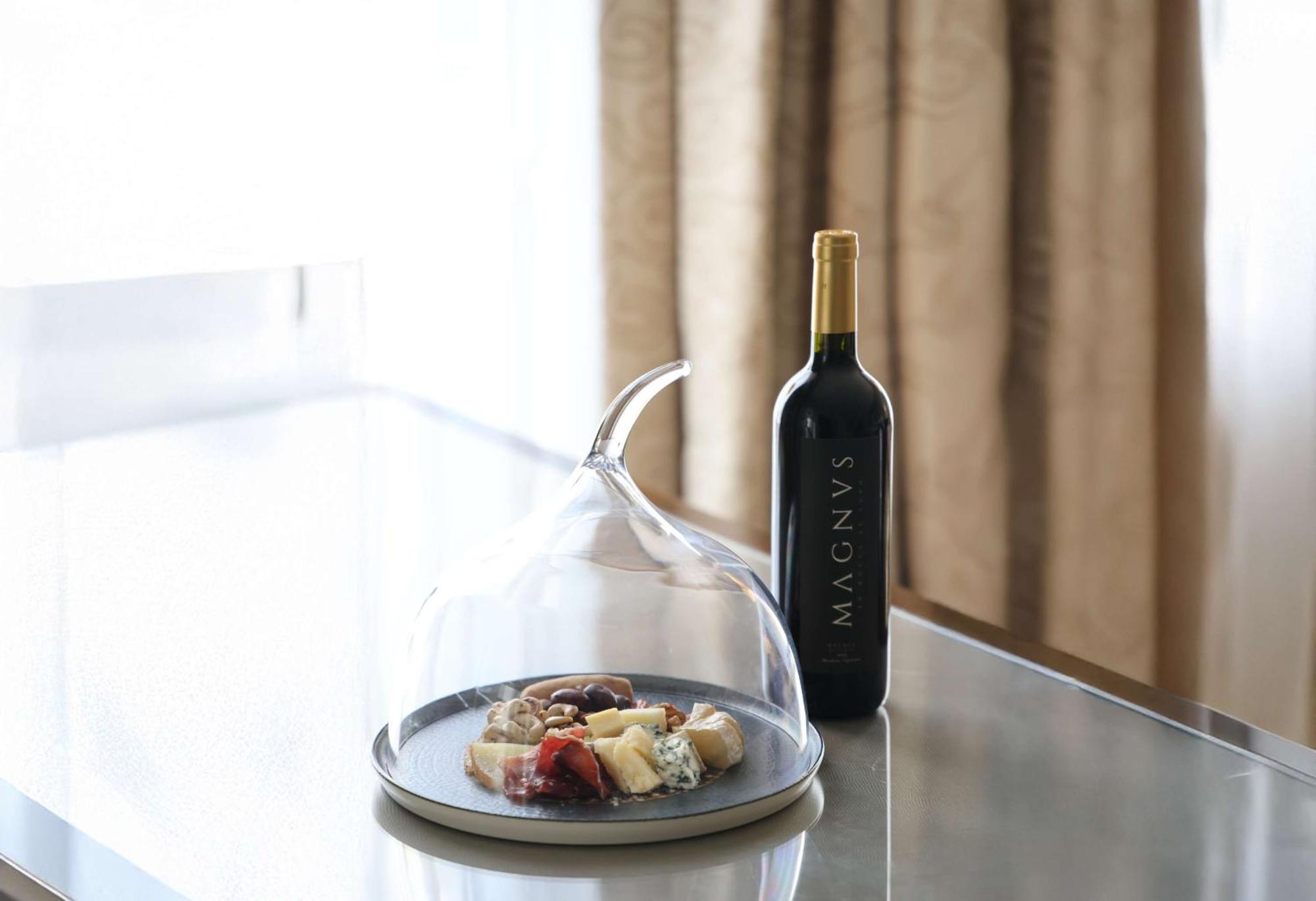 Bristol Panama, A Registry Collection Hotel Экстерьер фото A wine decanter