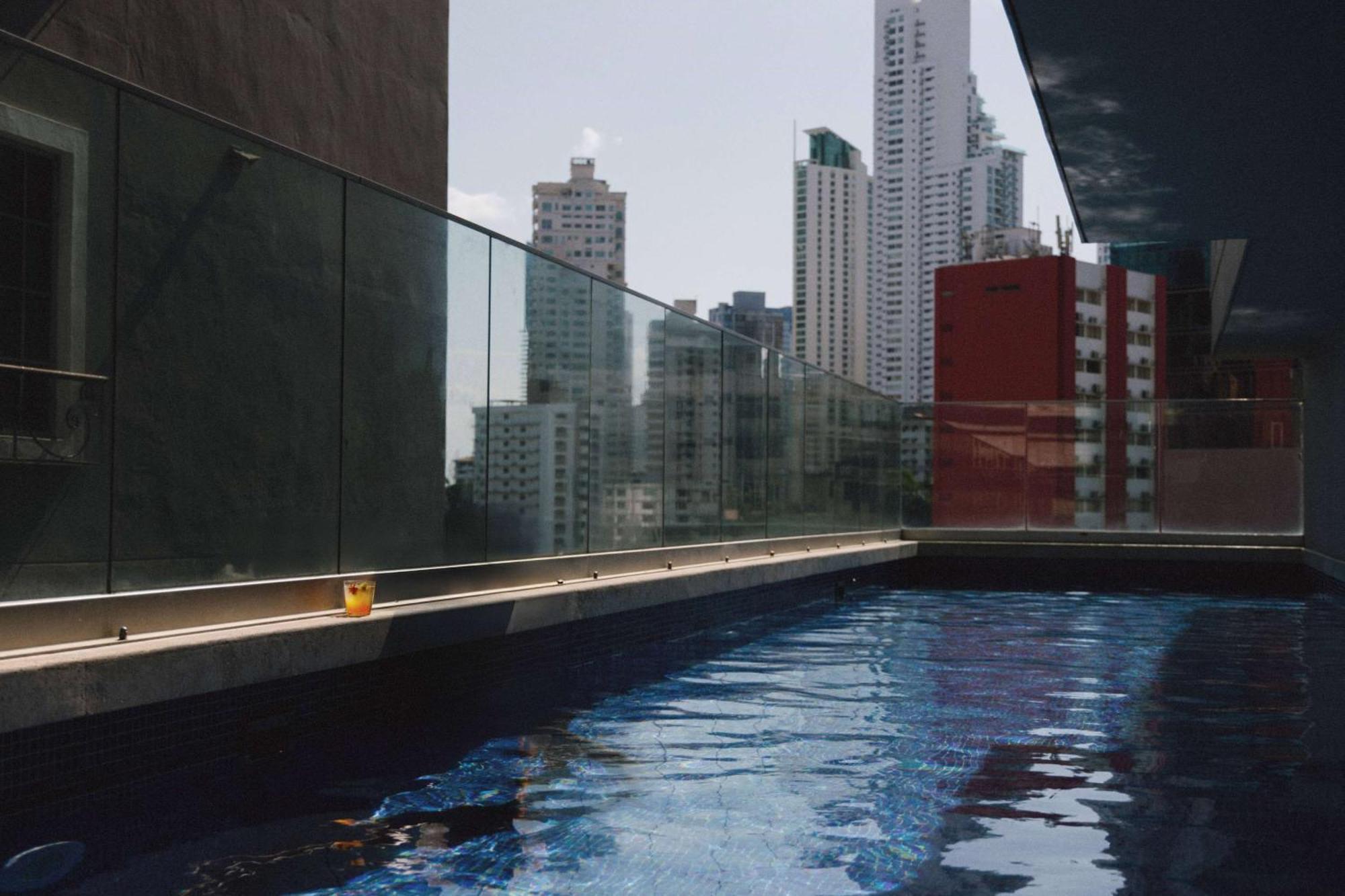 Bristol Panama, A Registry Collection Hotel Экстерьер фото Swimming pool at the rooftop